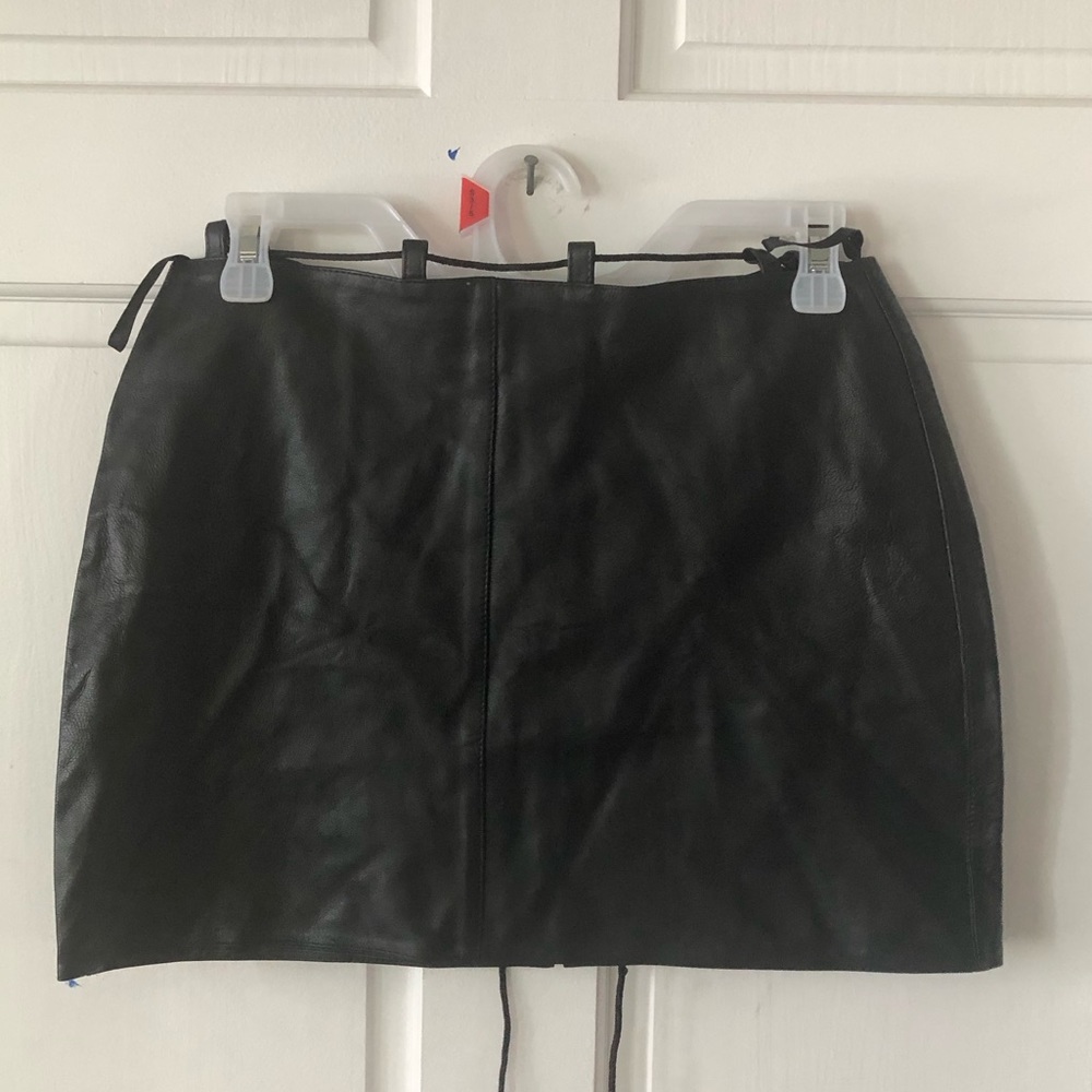 100% leather mini skirt skinny belted soft